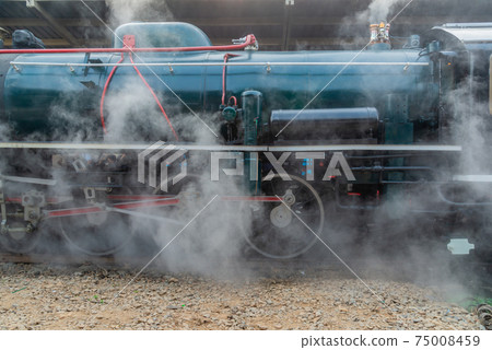 Antique stream locomotive 75008459