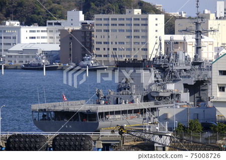 Maritime Self-Defense Force ships and US Navy ships moored at Yokosuka Port 75008726