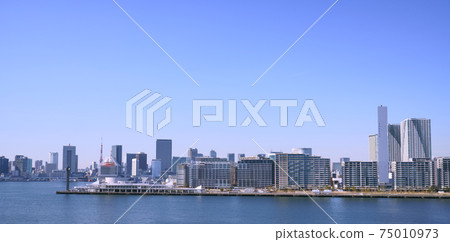 View of Tokyo cityscape in Japan, such as high-rise condominiums in Harumi View of Tokyo cityscape in Japan, such as high-rise condominiums in Harumi 75010973