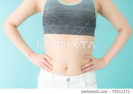 Woman stomach 75012272