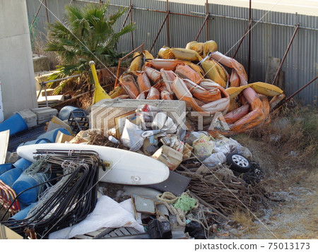 Industrial waste 75013173