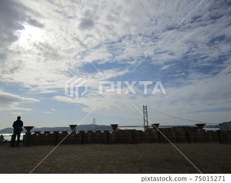 明石海峽大橋和藍天 明石海峽大橋和藍天 75015271