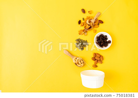 cornflakes with mix grain 75018381