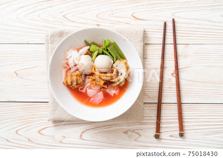 (Yen-Ta-Four) - Thai Style Noodle with assorted tofu and fish ball in Red Soup 75018430
