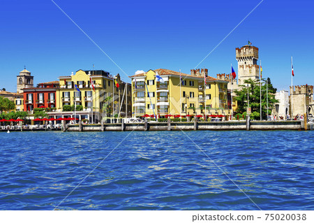 scenic lake lago di Garda - Sirmione, Italy 75020038