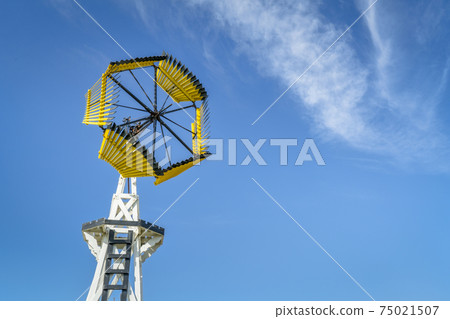 Antique windmill for water pumping 75021507