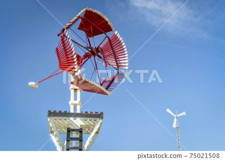 Antique windmill for water pumping 75021508