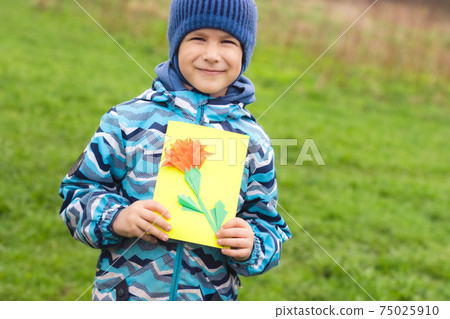 Greating card for the May 9 Victory Day . Children's creativity 75025910