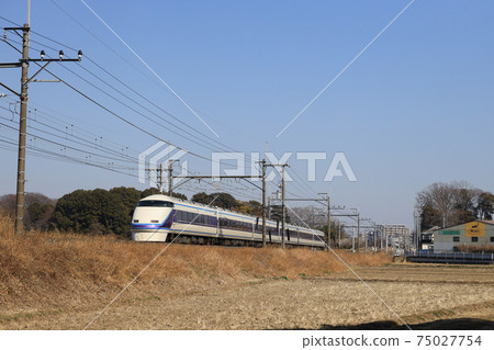 Tobu Limited Express Spacia running on the JR Utsunomiya Line 75027754