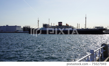 Yokohama Port, Yamashita Park and Hikawa Maru 75027949