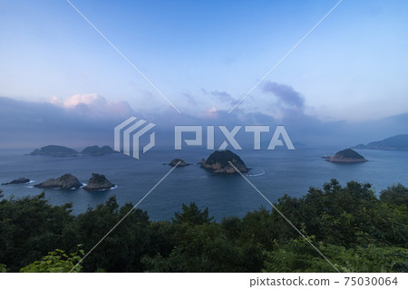 Daeso Bottle Island，Hallyeo Marine National Park，Geoje，Gyeongnam 75030064