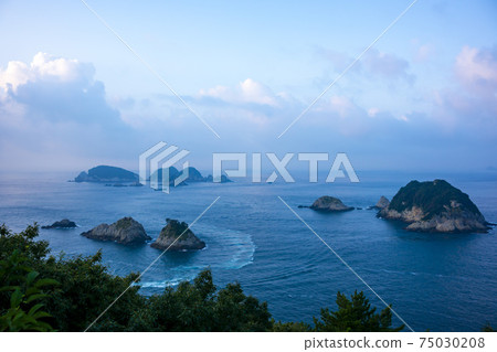 Daeso Bottle Island, Hallyeo Marine National Park, Geoje, Gyeongnam 75030208