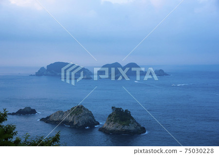 Daeso Bottle Island, Hallyeo Marine National Park, Geoje, Gyeongnam 75030228