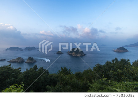 Daeso Bottle Island, Hallyeo Marine National Park, Geoje, Gyeongnam 75030382