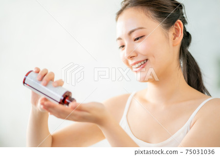 20多歲的皮膚護理 75031036