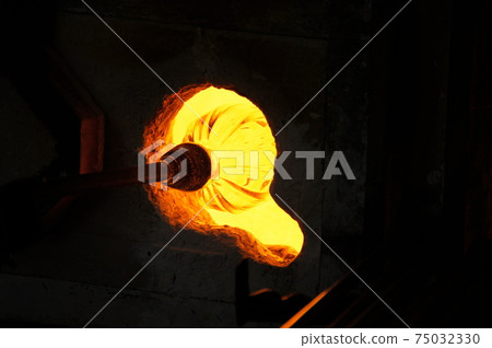 Blown glass 27 Blown glass 27 75032330