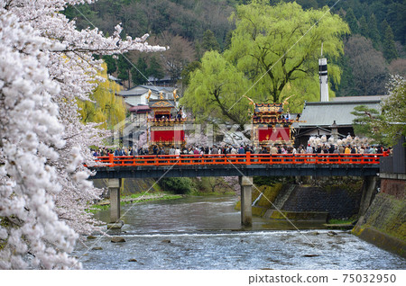 Spring Takayama Festival 75032950