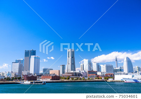 《神奈川縣》橫濱港鎮的風景・大三橋的景色 《神奈川縣》橫濱港鎮的風景・大三橋的景色 75034601