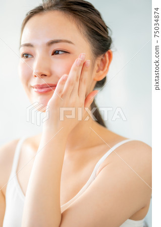 20多歲的皮膚護理 75034874