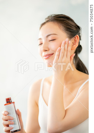 20多歲的皮膚護理 75034875