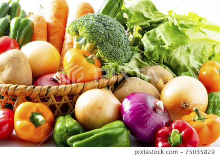 A collection of fresh and delicious vegetables 75035829