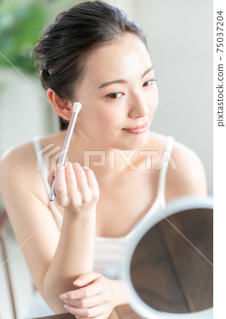 眼影 75037204