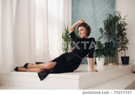Portait of cheerful caucasian lady smiles, picture 75037347