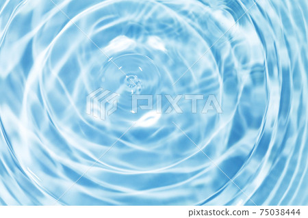 Water surface 75038444