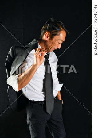 Japanese businessman, muscular middle-aged man, image of a fighting man 75040448