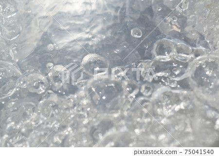 熱水沸騰泡沫 75041540