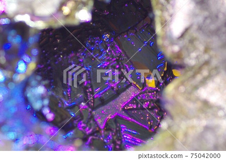 Close-up of crystallographic points of rare metal bismuth 75042000