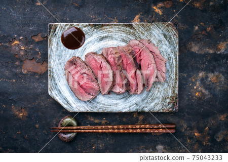 Japanese barbecue wagyu dry aged fillet steak slices   75043233