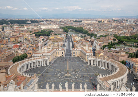 Panoramic view on the St. Peter's square and city of Rome Panoramic view on the St. Peter's square and city of Rome 75046440