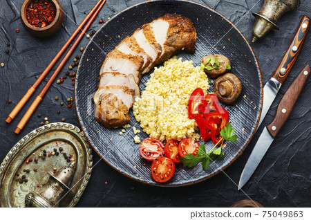 Sliced meat and bulgur porridge 75049863
