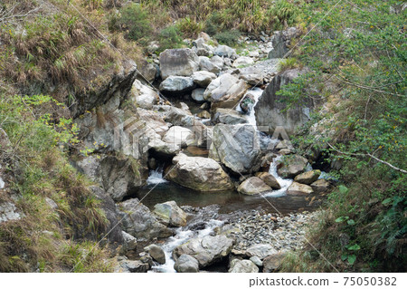 溪流 小溪 岩石 石頭 溪 river rock  stone water かわ いわ 75050382