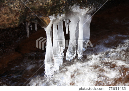 Splash ice in the Yukawa Valley Splash ice in the Yukawa Valley 75051483