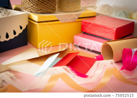 Various wrapping products Wrapping paper Ribbon gift present 75052515