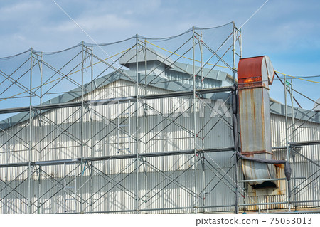 Repair work factory roof and temporary scaffolding Repair work factory roof and temporary scaffolding 75053013