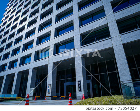 The Ministry of Internal Affairs and Communications is in charge of administrative organizations, civil servant systems, local autonomy, election / political funding, firefighting, information and communications, and postal systems. 75054027