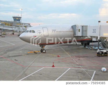 Airplane connecting boarding bridge, Sheremetyevo Airport, Moscow, Russia Airplane connecting boarding bridge, Sheremetyevo Airport, Moscow, Russia 75054385