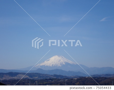 Fuji and the blue sky 75054433