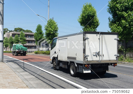 Medium-sized box truck aluminum van 75059082