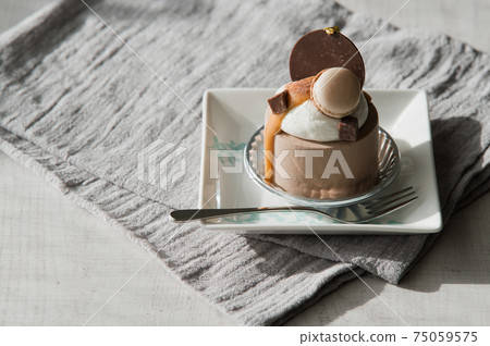 Chocolate cake (sweets, cake, cafe image) 75059575