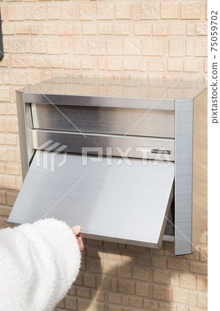 A mailbox A mailbox 75059702