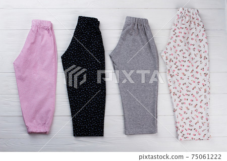 Few pairs of pants 75061222