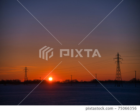 Morning glow in winter Morning glow in winter 75066356