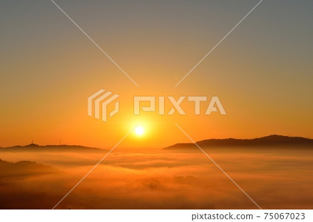 雲彩海在Kameoka盆地的 75067023