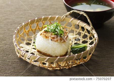 Miso-grilled rice balls 19 75070207