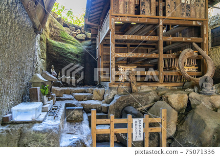 [Kanagawa Prefecture] Kamakura Zeniarai Benzaiten no Okumiya 75071336