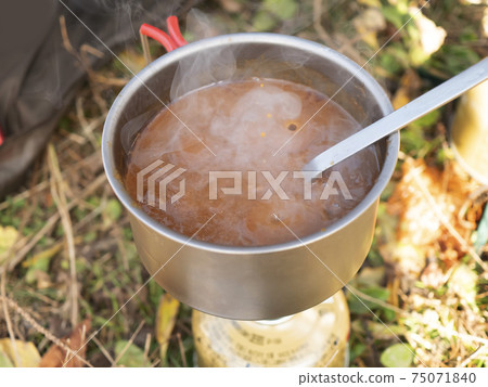 Outdoor rice cooked in the mountains, mountain rice [curry] 75071840